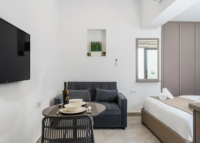 Starlight 라르나카